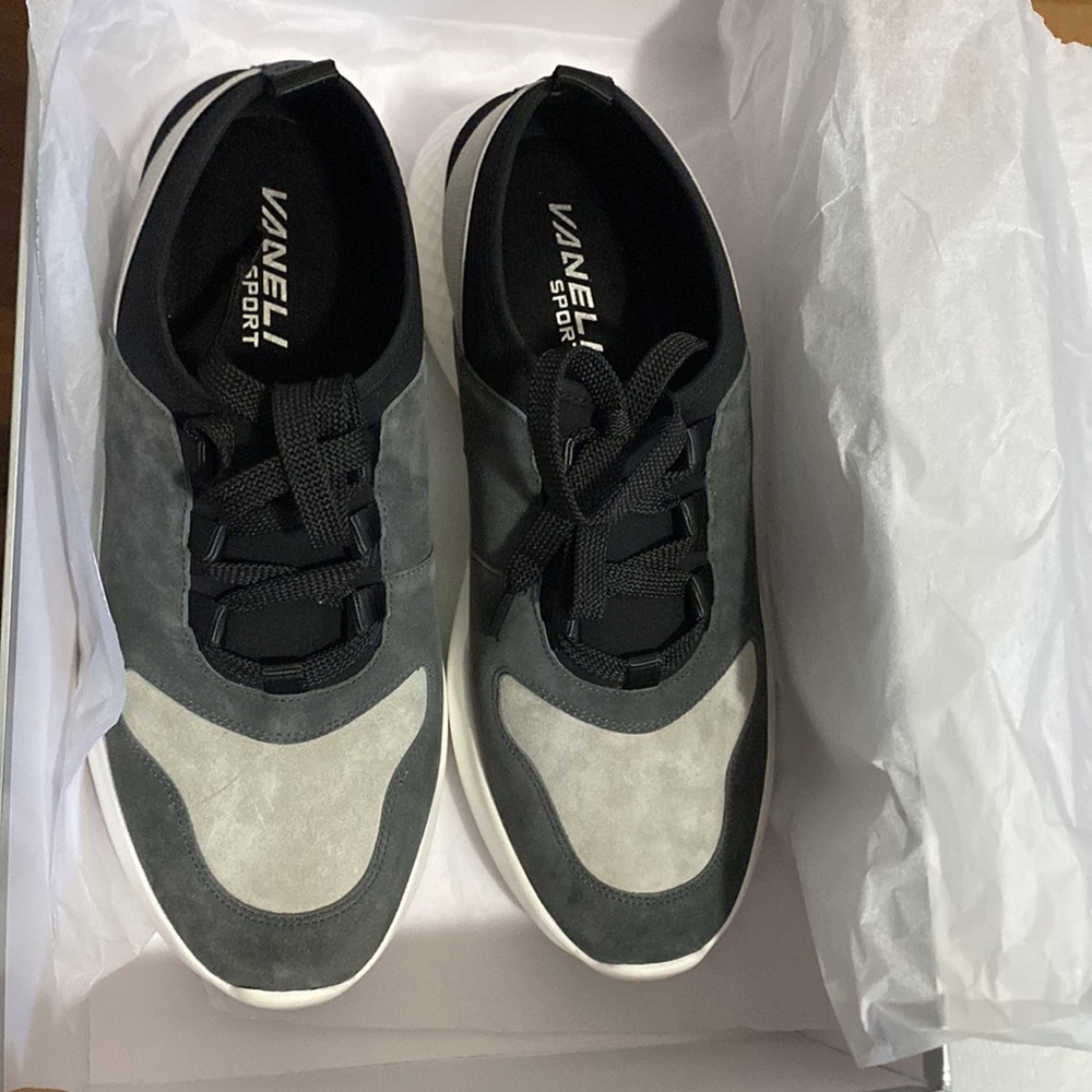 CLEAROUT NWT Vaneli Arcis women sneaker size 6.5 / 37